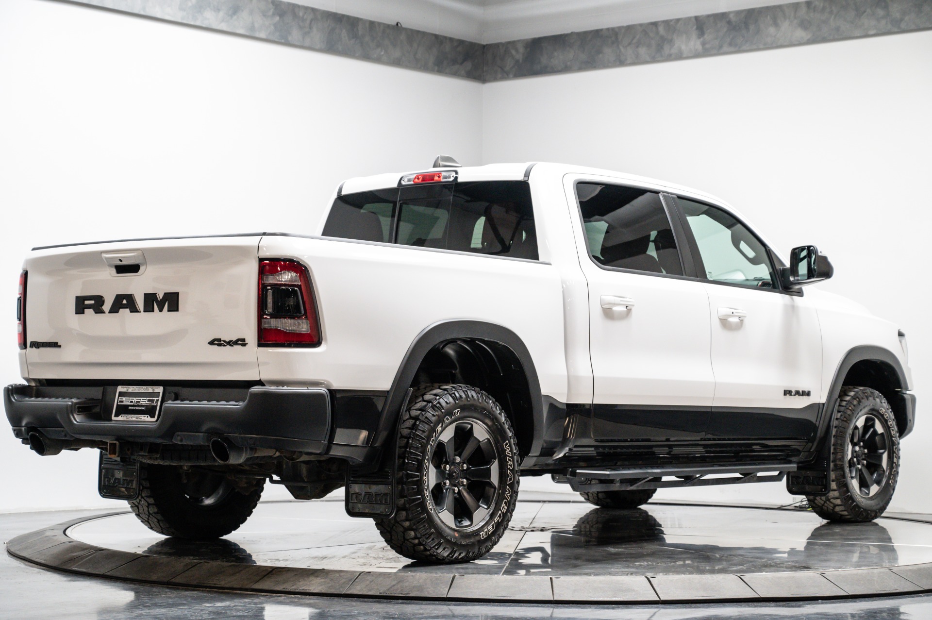 2019 ram rebel store white