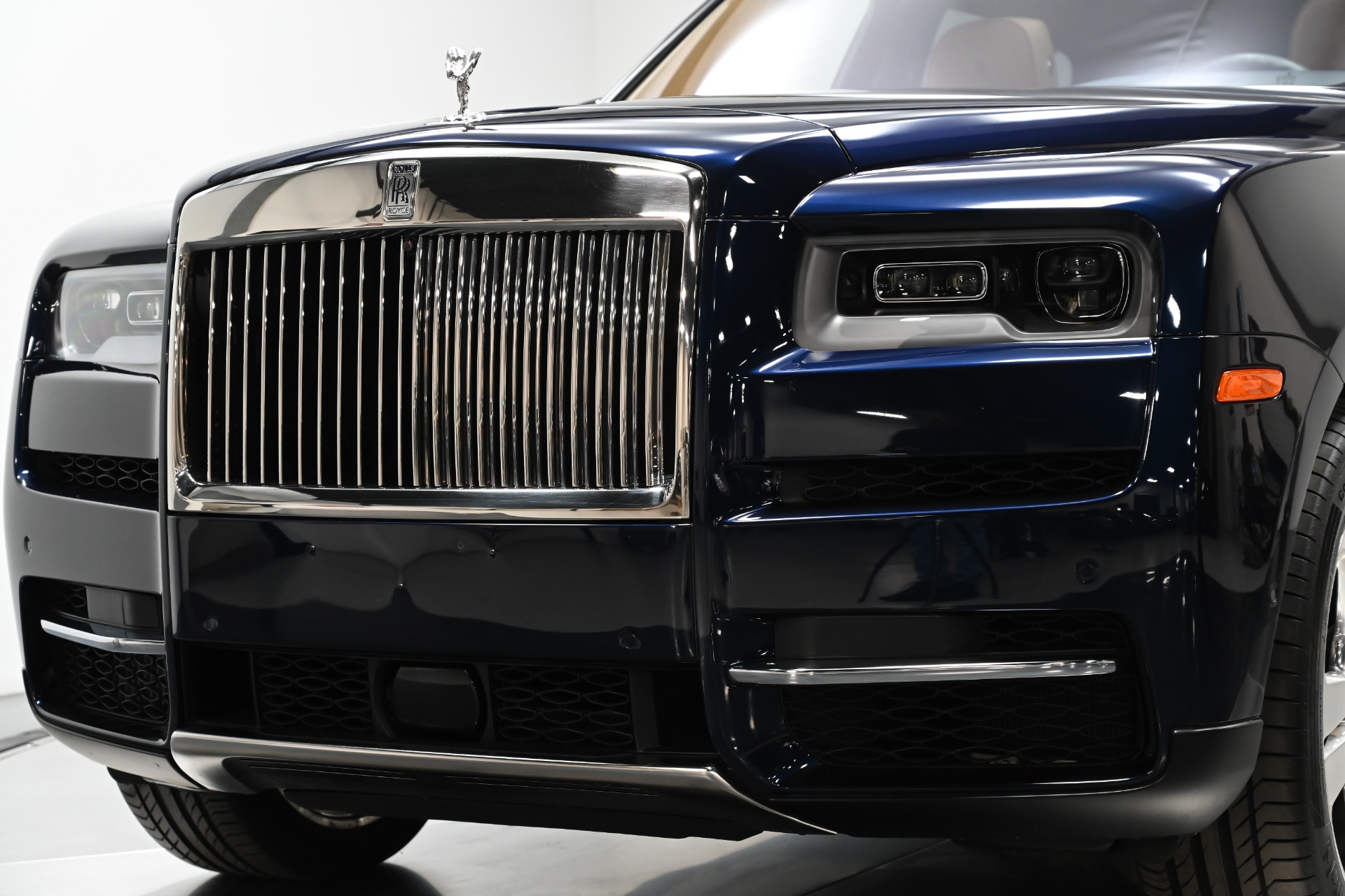 2022 Rolls Royce Cullinan Black Badge by MANSORY - Perfect SUV in detail 