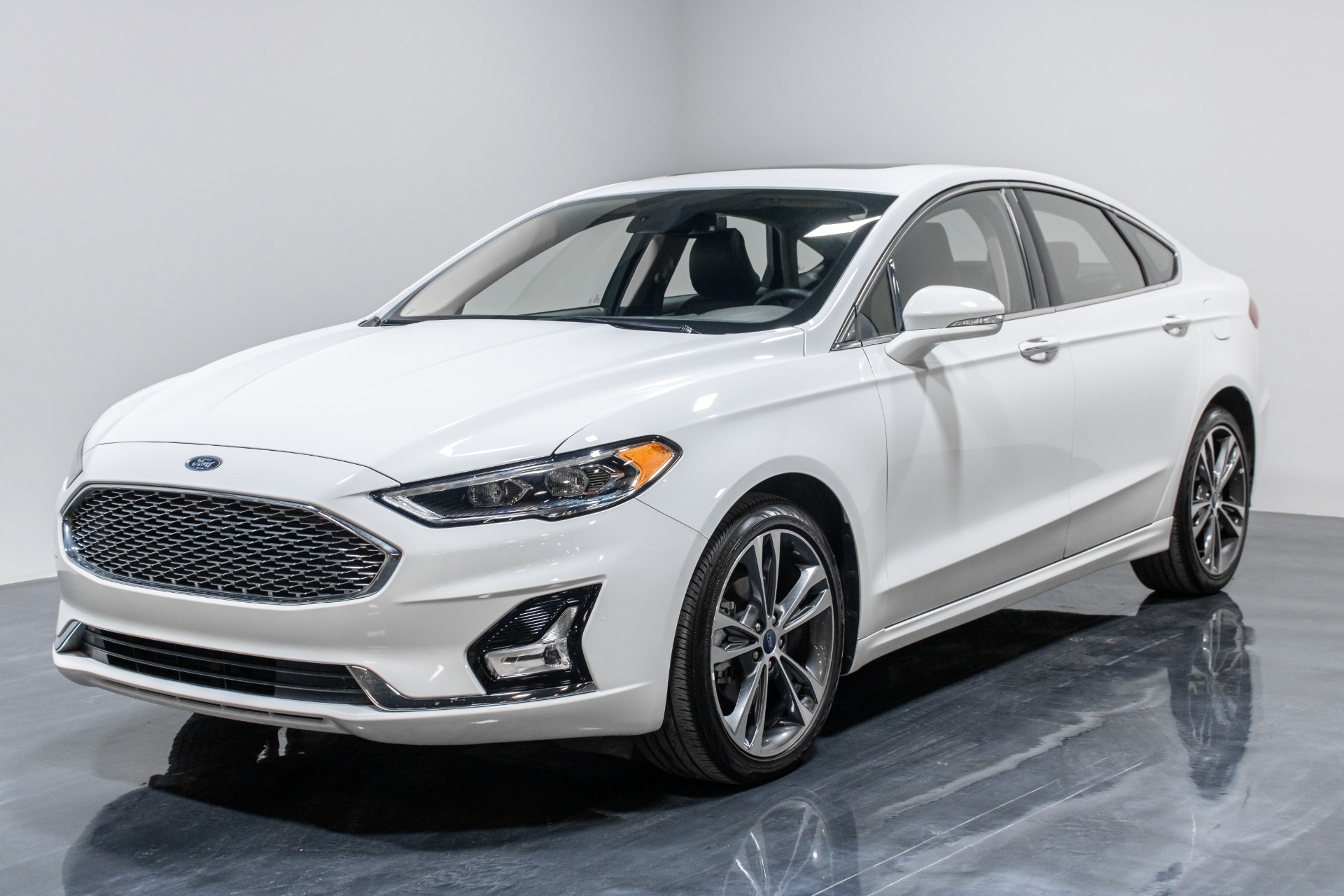 Форд 2019 года. Ford Fusion 2019 Titanium. Ford Fusion 2019 седан. Форд Фьюжен 2019 Титаниум. Ford Fusion Titanium 2020.